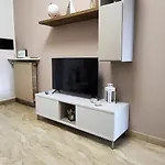 Mo' Mo' House *