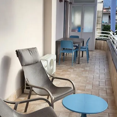 Mo' Mo' House דירה *